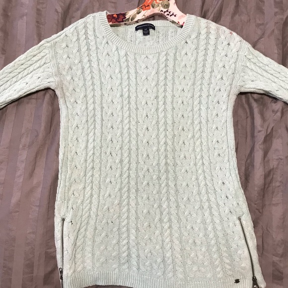 Sweaters - American Eagle Sweater